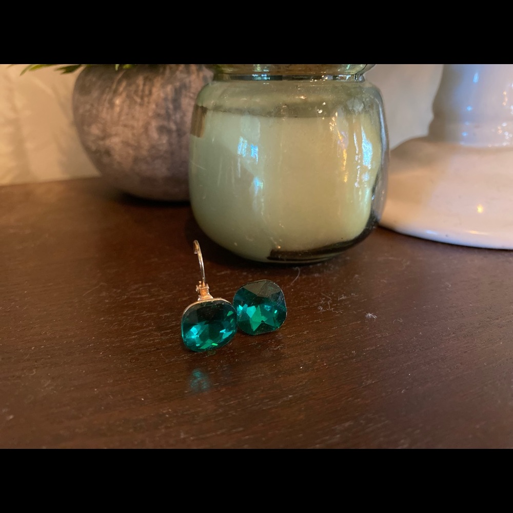 Green sparkle statement earrings - Picture 4 of 4